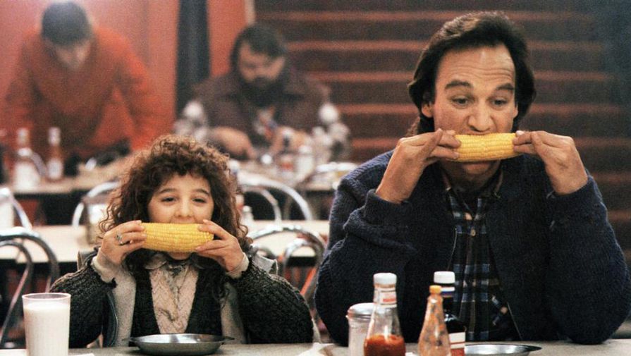 Джеймс Белуши в фильме «Кудряшка Сью» (1991)