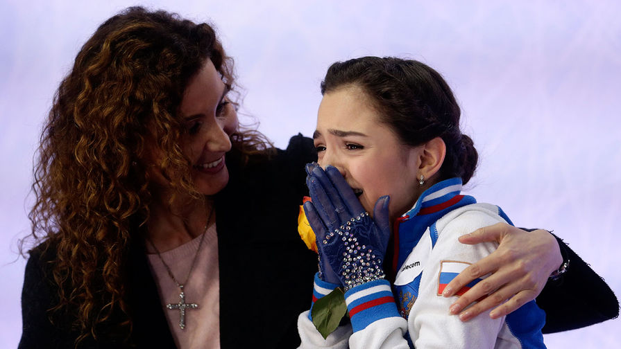 Чемпионка Европы – 2016 Евгения Медведева со своим тренером Этери Тутберидзе