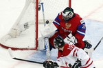 Марк Шайфли отправляет вторую шайбу в ворота Андрея Макарова