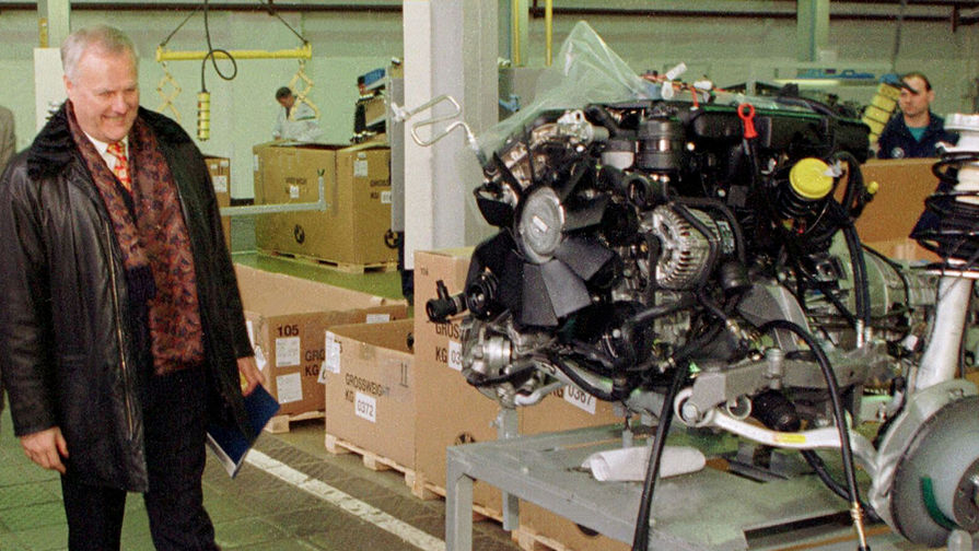 Один из&nbsp;последних снимков Анатолия Собчака во время посещения предприятия &laquo;Автотор&raquo; в&nbsp;Калининграде, 18 февраля 2000 года