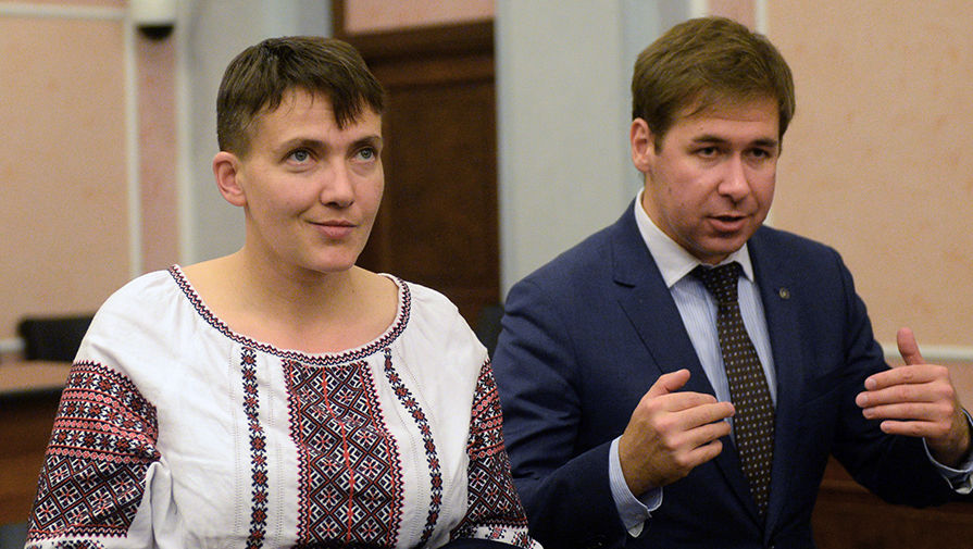Депутат Верховной рады Надежда Савченко и адвокат Илья Новиков (признан в РФ иностранным агентом) на&nbsp;заседании Верховного суда РФ