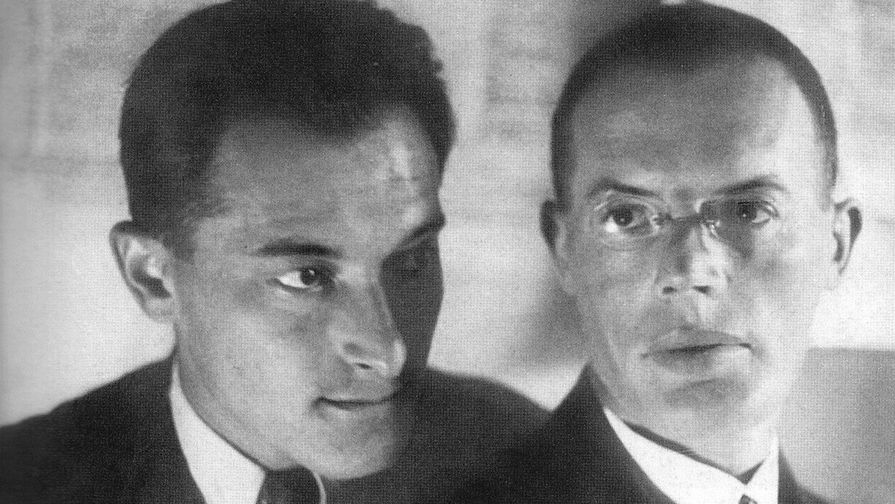 Илья Ильф и Евгений Петров в «Гудке», 1929 год. Фото В. Иваницкого<br><br>
Фотография из книги Ильфа и Петрова «Даешь Москву!» издательства «Эксмо»