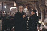 <b>«Ограбление по-итальянски» (2003)</b>
<br><br>
Ремейк одноименного фильма 1960-х с Шарлиз Терон, Марком Уолбергом, Джейсоном Стэйтемом и Эдвардом Нортоном стал классикой своего десятилетия — причем особую популярность он возымел именно в России. В ленте Сазерленд сыграл взломщика сейфов, которого привлекают к тому самому ограблению.