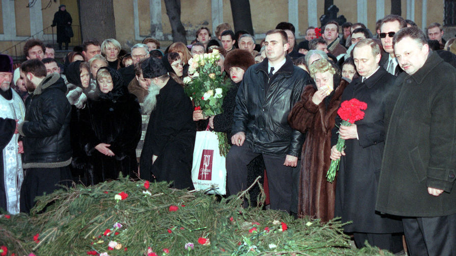 Похороны Анатолия Собчака на&nbsp;Никольском кладбище Александро-Невской лавры, 24 февраля 2000 года