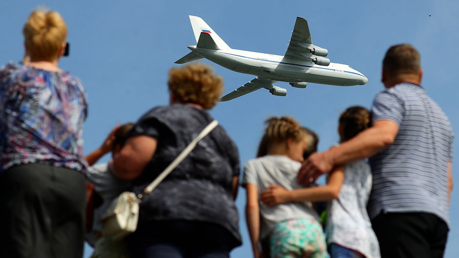 Тяжелый дальний транспортный самолет Ан-124 «Руслан»