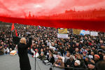 Участники градозащитного митинга на Марсовом поле против передачи Исаакиевского собора Русской православной церкви, застройки территории Пулковской обсерватории, а также против объединения российских Государственной и Национальной библиотек, 18 марта 2017 года