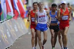 После 14-го километра в лидирующей группе осталось всего пять человек