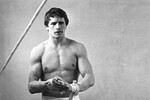 Александр Дитятин во время тренировки, 1980 год