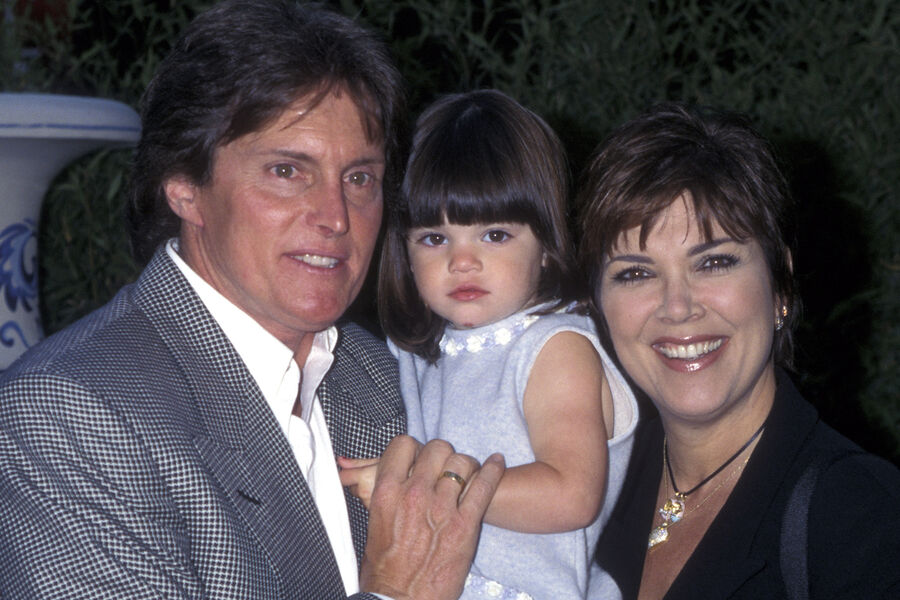 Маленькая Кендалл Дженнер с&nbsp;родителями Брюсом и Крис Дженнер, 1998&nbsp;год