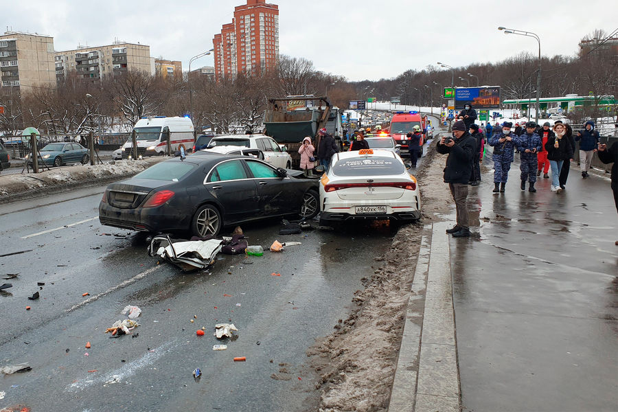Последствия аварии на&nbsp;Рублевском шоссе в&nbsp;районе станции метро «Кунцевская», 8&nbsp;февраля 2022&nbsp;года
