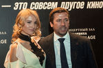 Актеры Андрей Мерзликин и Евгения Малахова на премьере фильма «Зеленая карета» режиссера Олега Асадулина в кинотеатре «Барвиха Luxury Village»