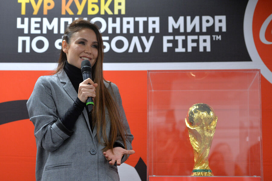 Ляйсан Утяшева на&nbsp;церемонии приветствия кубка чемпионата мира по&nbsp;футболу в&nbsp;Екатеринбурге, 2018&nbsp;год
