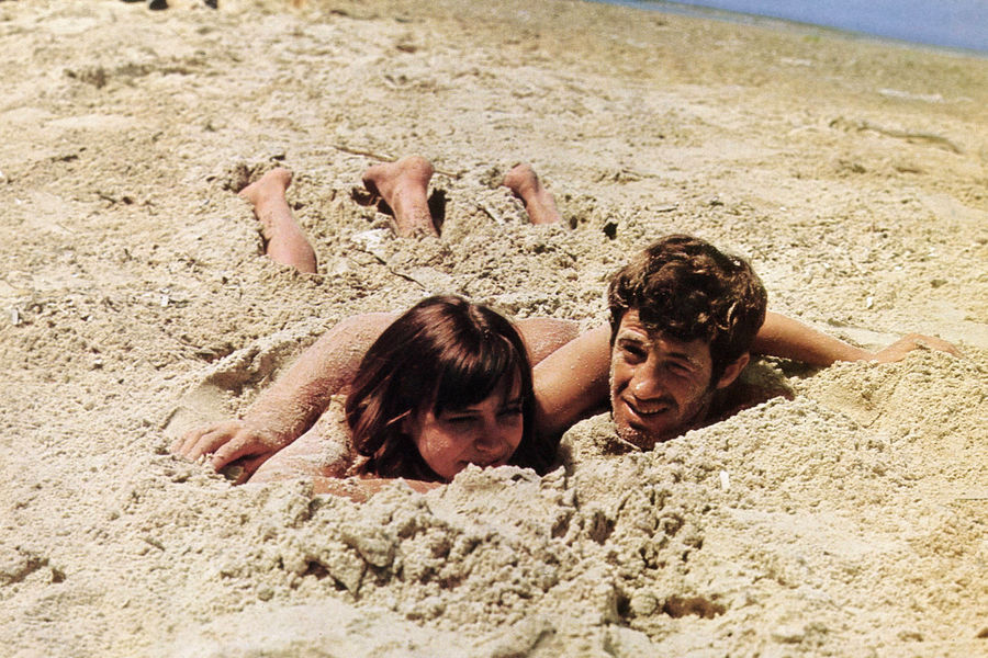 Жан-Поль Бельмондо и Анна Карина в&nbsp;фильме «Безумный Пьеро» (1965)