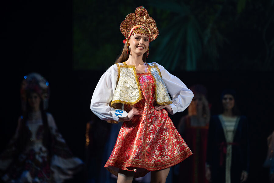 Полина Иванова (Саратов) во время финала всероссийского конкурса красоты &laquo;Краса России&raquo; в&nbsp;Зимнем театре в&nbsp;Сочи, 15&nbsp;ноября 2023&nbsp;года
