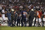 Сразу после свистка на перерыв начались беспорядки
