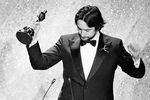 Роберт Де Ниро с «Оскаром» за роль в фильме «Бешеный бык» на церемонии в Лос-Анджелесе, 1981 год