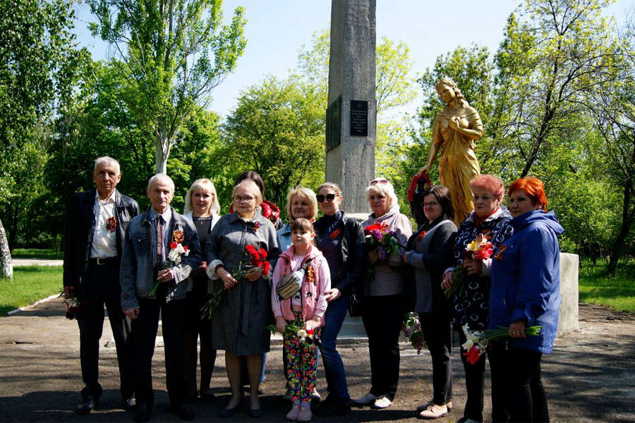 В&nbsp;Никитовском районе Горловки в&nbsp;День Победы состоялось возложение цветов к&nbsp;памятным местам ВОВ и братским могилам советских воинов