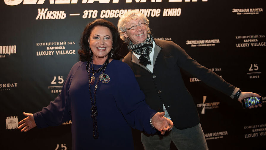Певица Надежда Бабкина и певец, композитор Аркадий Укупник на премьере фильма «Зеленая карета» режиссера Олега Асадулина в кинотеатре «Барвиха Luxury Village»