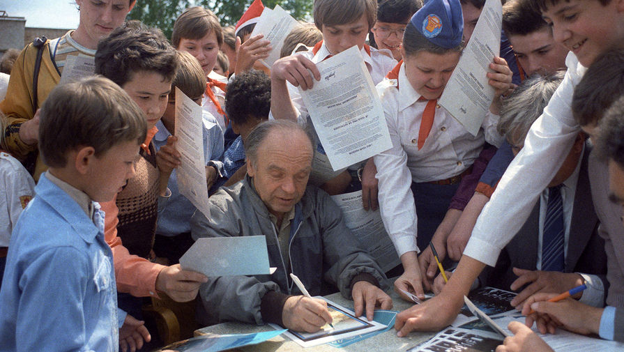 Владимир Шаинский с&nbsp;детьми, 1985&nbsp;год