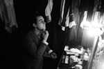 Актер Вячеслав Германович Гришечкин в гримерной перед спектаклем, 1987 год