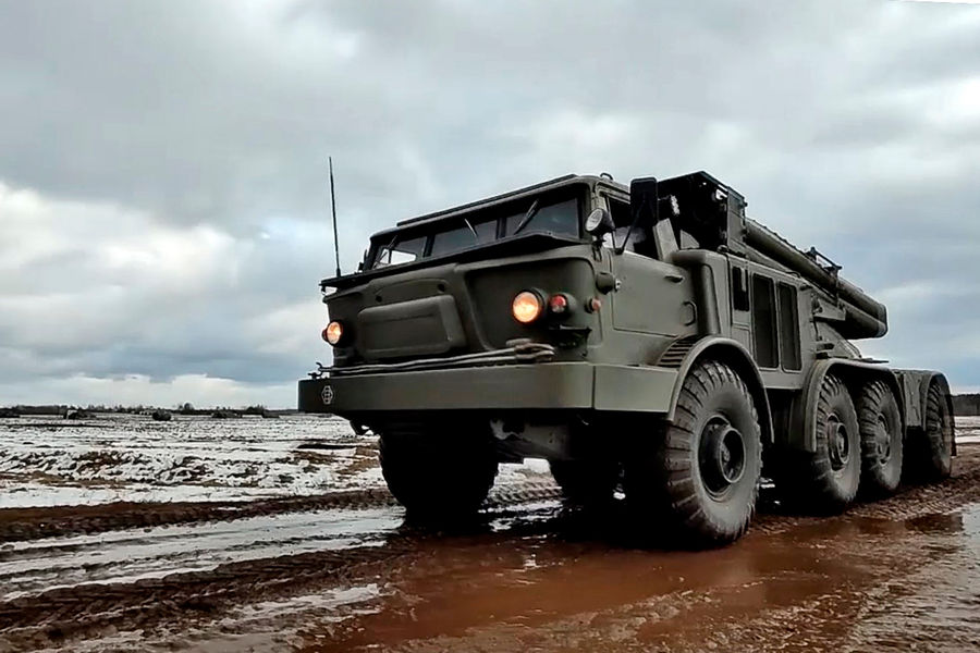 Боевая машина 9К57 из&nbsp;состава реактивной системы залпового огня &laquo;Ураган&raquo; во время совместных учений России и Белоруссии &laquo;Союзная решимость-2022&raquo;, февраль 2022&nbsp;года