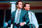 Арнольд Шварценеггер и Том Арнольд в фильме «Правдивая ложь» (1994)