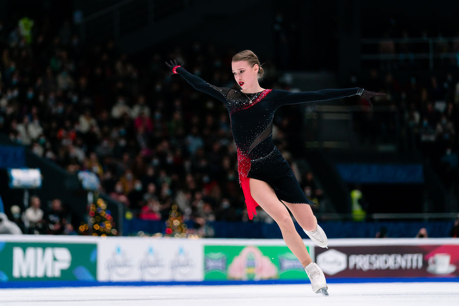 Майя Хромых выступает в&nbsp;произвольной программе на&nbsp;чемпионате России &mdash; 2022