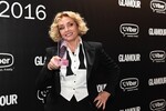 Певица Лайма Вайкуле с наградой в номинации «Богиня года» на церемонии вручения премии «Женщина года» по версии журнала Glamour в «Геликон-опере» в Москве, 2016 год