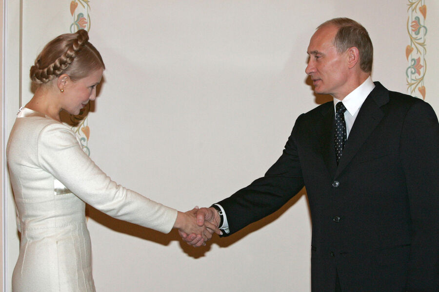 Премьер-министр Украины Юлия Тимошенко и президент России Владимир Путин во время встречи в&nbsp;Ново-Огарево, Московская область, 20&nbsp;февраля 2008&nbsp;года