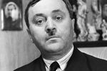 Александр Васильевич Александров (1883–1946), народный артист СССР, композитор, с 1935 года — начальник, художественный руководитель и главный дирижер Краснознаменного ансамбля красноармейской песни и пляски СССР, 1938 год