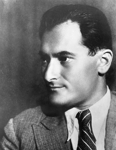 Евгений Петров