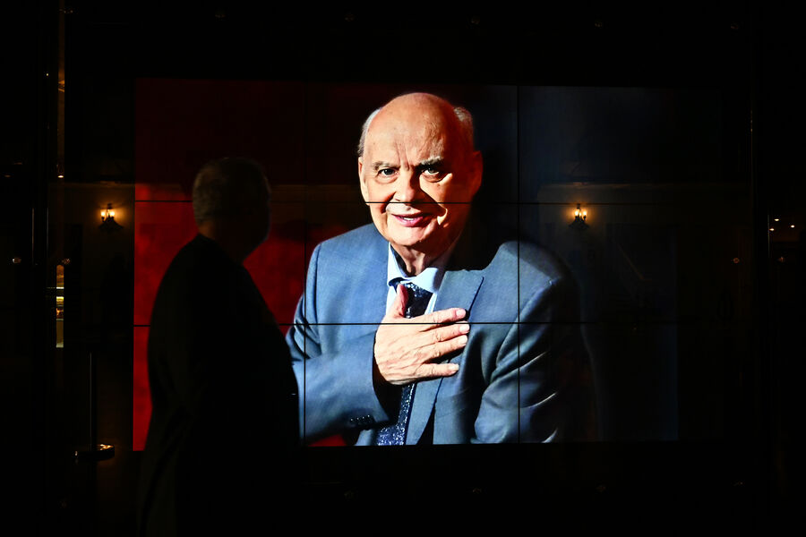 Во время церемонии прощания с&nbsp;Николаем Добронравовым в&nbsp;Концертном зале имени Чайковского в&nbsp;Москве, 20&nbsp;сентября 2023&nbsp;года