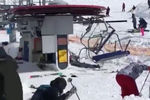 Во время инцидента с подъемником в грузинском Гудаури, 16 марта 2018 года (кадр из видео)