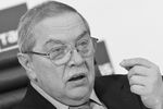 <b>Евгений Александрович Хорошевцев (23 июля 1944 – 13 декабря 2020).</b> Советский и российский актер, диктор протокольных мероприятий президента Российской Федерации, телеведущий, профессор факультета искусств МГУ, народный артист России (2001)