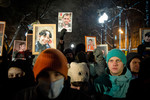 В прошлом году по этому делу были осуждены двое праворадикалов — Никита Тихонов и Евгения Хасис. Но, как говорило большинство участников митинга, этот факт, конечно, слабо утешил антифашистов и правозащитников, хорошо знакомых с Маркеловым и Бабуровой, а позиции националистов, в том числе и радикальных, не особо ослабил.