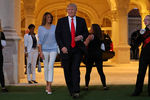 Президент США Дональд Трамп и первая леди США Меланья Трамп 