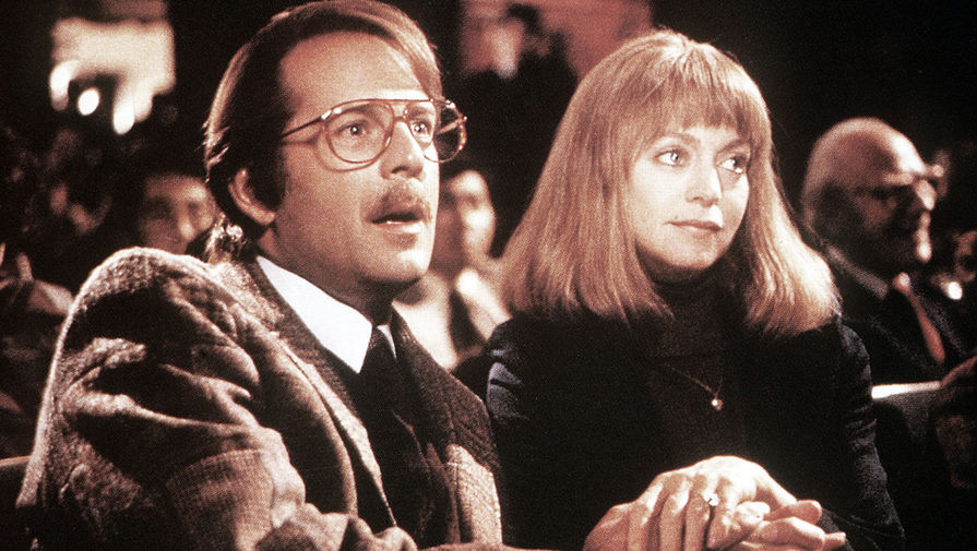 Брюс Уиллис и Голди Хоун в фильме «Смерть ей к лицу»
(1992)