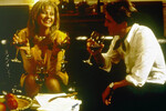 <b>«Мелкие мошенники» (2002)</b>
<br><br>
Это не самая известная, но очень обаятельная криминальная комедия Вуди Аллена, в которой главные роли сыграли сам режиссер, актриса Трейси Ульман и Хью Грант. История, как всегда, немного запутанная. Мелкий грабитель Рэй с товарищами решает ограбить банк, сделав подкоп из соседнего ресторанчика. Для этого хозяйкой заведения становится его жена Фрэнчи, которая принимается продавать там печенье. Ограбление не удается, зато бизнес оказывается очень успешным.
Успешному бизнесу нужно правильно окружение: и Френчи с Рэем нанимают арт-дилера Дэвида Перрета (Хью Грант), который должен научить их разбираться в искусстве, привить хороший вкус и манеры.