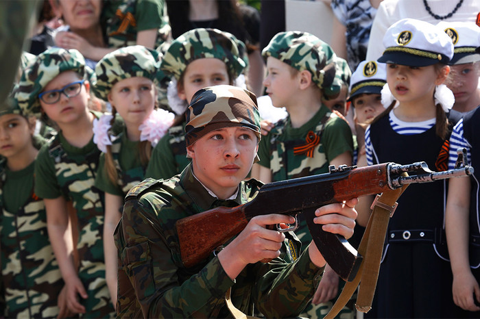 Участники &laquo;Парада детских войск&raquo; 