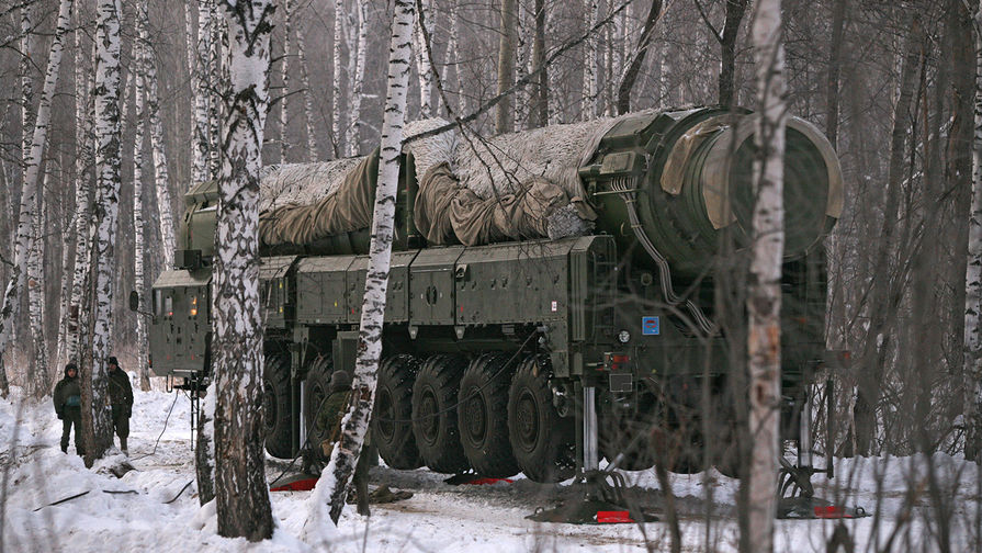 МБР «Тополь» РТ-2ПМ стоит на&nbsp;боевом дежурстве уже 30&nbsp;лет &mdash; с&nbsp;июля 1985&nbsp;года. Ракетный комплекс &laquo;Тополь&raquo; составляет основу группировки Ракетных войск стратегического назначения. Он характеризуется высокой живучестью, маневренностью и скрытностью, а для&nbsp;подготовки к&nbsp;пуску требуется относительно мало времени. Дальность стрельбы &mdash; 10,5 тыс. км. Максимальное количество ракет «Тополь», находившихся на&nbsp;вооружении РВСН, &mdash; 369&nbsp;единиц. В&nbsp;настоящее время на&nbsp;вооружение РВСН поступают более современные модификации этого ракетного комплекса &mdash; «Тополь-М», принятый на&nbsp;вооружение в&nbsp;шахтном варианте в&nbsp;2000 году, а в&nbsp;подвижном (мобильном) &mdash; в&nbsp;2007 году. Дальность стрельбы новой модификации увеличена до&nbsp;11 тыс. км. «Тополь» к&nbsp;2021 году будет снят с&nbsp;вооружения, ему на&nbsp;смену придут комплексы «Ярс» и «Ярс-М».