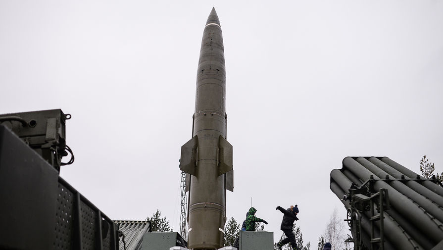 Тактический ракетный комплекс «Точка» на выставке вооружений, которая проходит на полигоне Луга в Ленинградской области в День ракетных войск и артиллерии