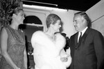 Принцесса Грейс (слева) с Анжелой Лэнсбери (в центре) и принцем Райнером III в гримерке театра в Нью-Йорке, 1966 год