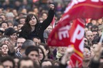 Сторонники лидера коалиции «Левый фронт» Жана-Люка Меланшона, ему отошло четвертое место.