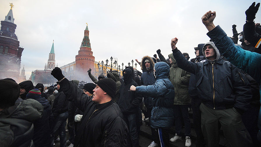 Участники акции в память об убитом болельщике «Спартака» Егоре Свиридове