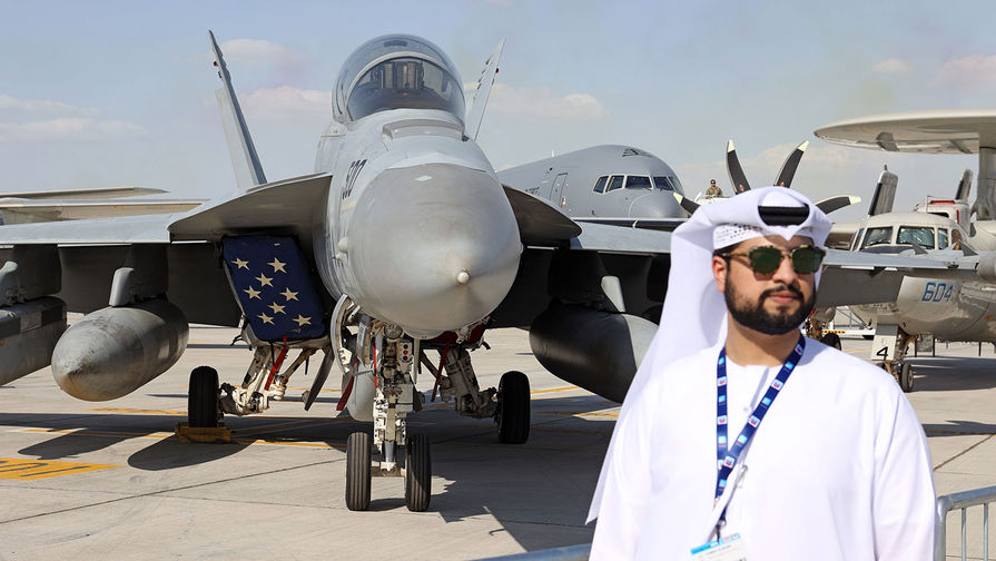 Палубный самолет радиоэлектронной борьбы ВМС США Boeing EA-18G Growler