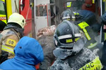 Спасатели и медицинские работники на месте взрыва газа в пятиэтажном жилом доме на улице Линейная в Новосибирске, 9 февраля 2023 год
