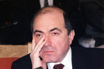 2000. Депутат Борис Березовский во время первого пленарного заседания Госдумы третьего созыва.
