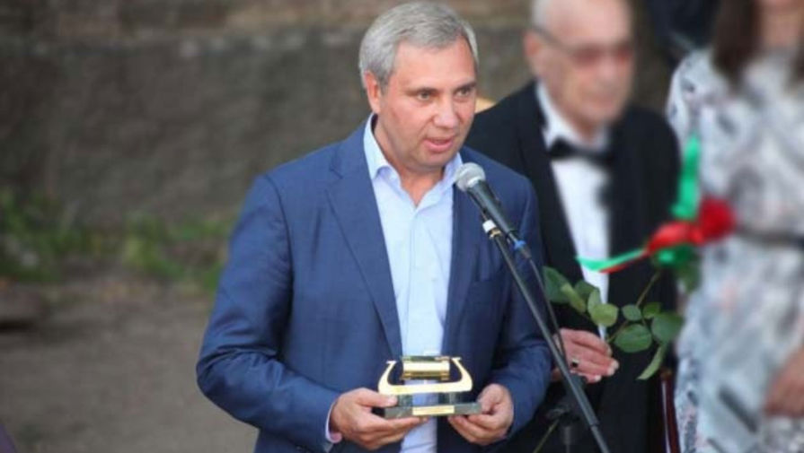 Александр Петров