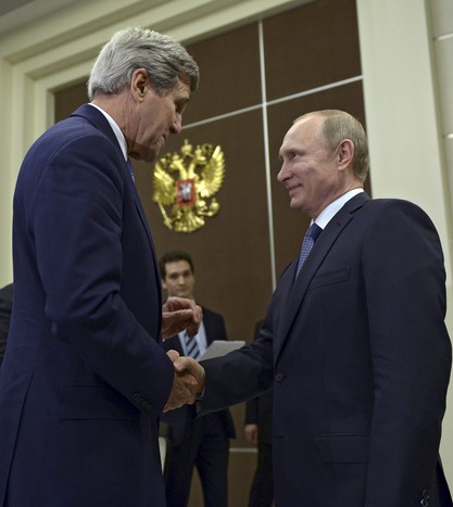 Госсекретарь США Джон Керри и президент России Владимир Путин во время встречи в&nbsp;резиденции &laquo;Бочаров ручей&raquo;