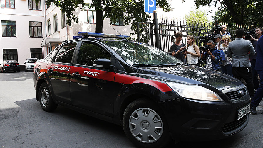 У&nbsp;здания Главного следственного управления СК РФ по&nbsp;Москве, где проходят обыски
